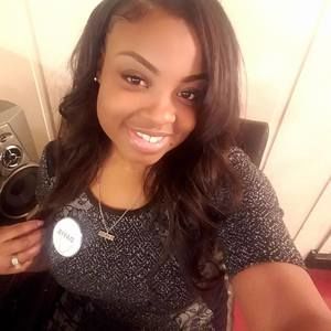 Meet your Posher, Remona